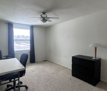 For Lease - 433 Keats Way Unit# 1, Waterloo, Ontario - Photo 1