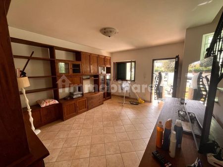 Villa a schiera 3 locali, buono stato, Lavinio Mare, Anzio - Photo 2