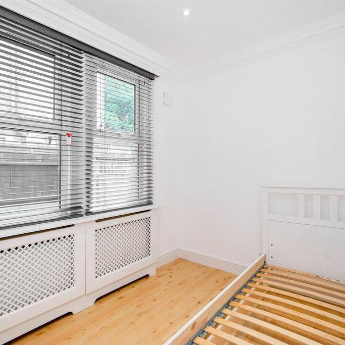 3 bedroom flat to rent - Photo 1