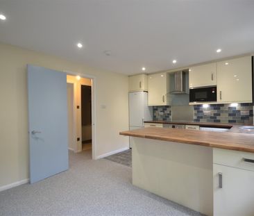 Jasmin Road, Epsom, Surrey, KT19 9EA - Photo 5