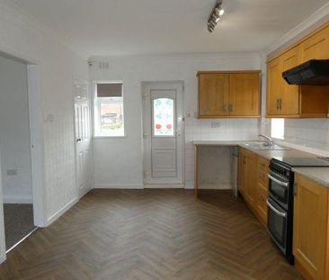 3 bedroom semi-detached house to rent - Photo 6