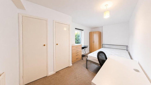 5 bedroom terraced house to rent - Photo 1