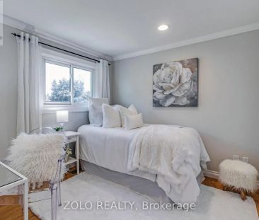 710 HAYES AVENUE - Photo 1