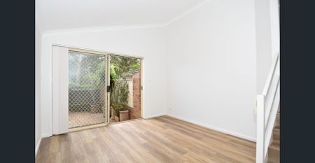 Easy Living - Photo 2