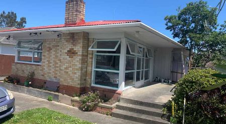 Tidy 3 bedroom home in a Handy Location - Photo 5