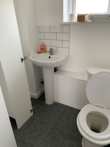 Room in a Shared House, Queens Road, E13 - Photo 4