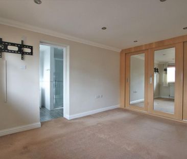4 bedroom link detached house to rent - Photo 5