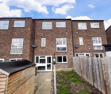 4 bedroom terraced house to rent - Photo 1