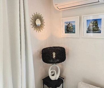 Ultra Modern - Fully Furnished unit - Photo 3