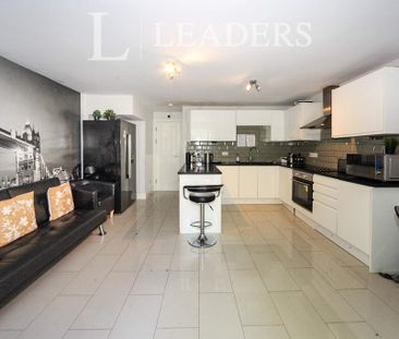 1 bedroom in a house share to rent - Photo 1