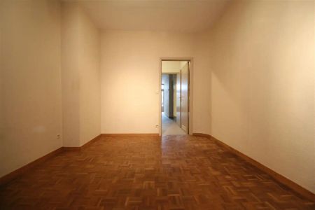 Gelijkvloersappartement met 1 slaapkamer en tuin in centrum Merksem - Foto 2