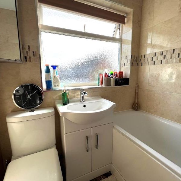 Nursery Gardens, Staines, Surrey, TW18 - Photo 1