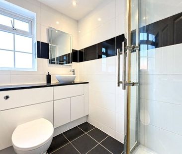 4 bedroom detached house to rent - Photo 3