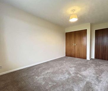 The Bungalow, Water End Lane, Old Basing, Basingstoke, RG24 - Photo 2