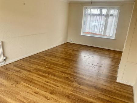 3 bedroom end of terrace house to rent - Photo 4