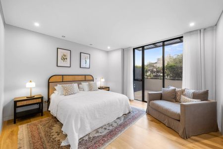Luxury Two-Bedroom Residence with Expansive Terraces in the Heart of Double Bay - Photo 4