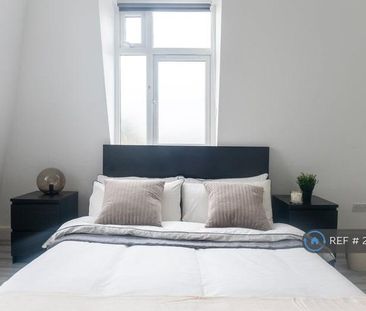1 bedroom in a house share to rent - Photo 4