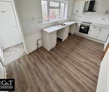 3 bedroom semi-detached house to rent - Photo 4