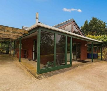 Serene country homestead - Photo 5