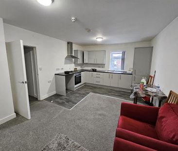 2 bedroom flat to rent - Photo 5
