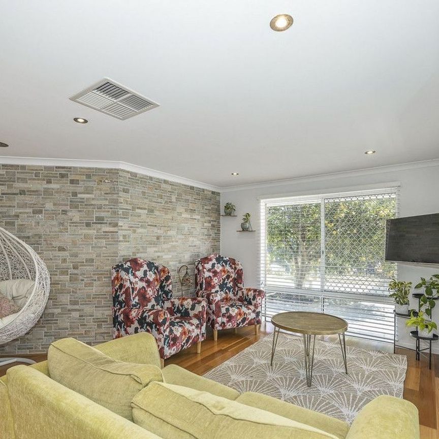 Well-Presented Four-Bedroom Family Home in Kinross, Only 1.5km to the Beach. - Photo 1