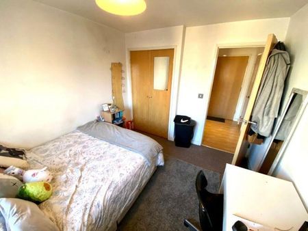 2 bedroom flat to rent - Photo 4