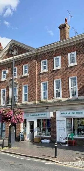 Market Square, Westerham, TN16 - Photo 1