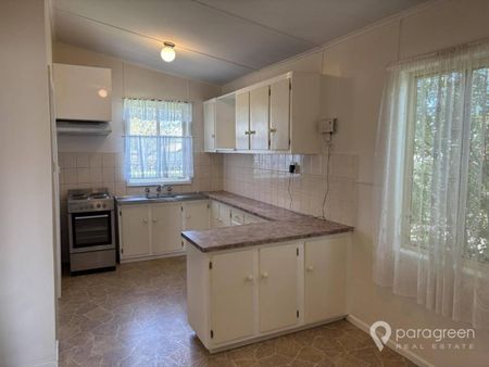 4 BED HOME WITH LARGE BACKYARD - Photo 4