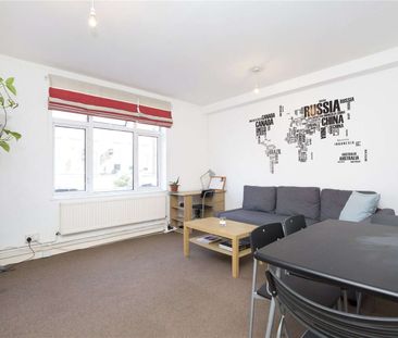 A centrally located 1 bedroom first floor apartment. Chapel Market ... - Photo 1