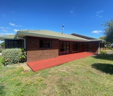 Botany Downs newly renovated 3 bedroom home! - Photo 2