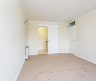 2 bedroom retirement property to rent - Photo 3