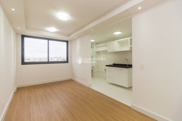 Apartamento com 2 quartos e 58m² para alugar em Azenha, Porto Alegre. - Photo 1