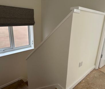 3 bedroom semi-detached house to rent - Photo 4