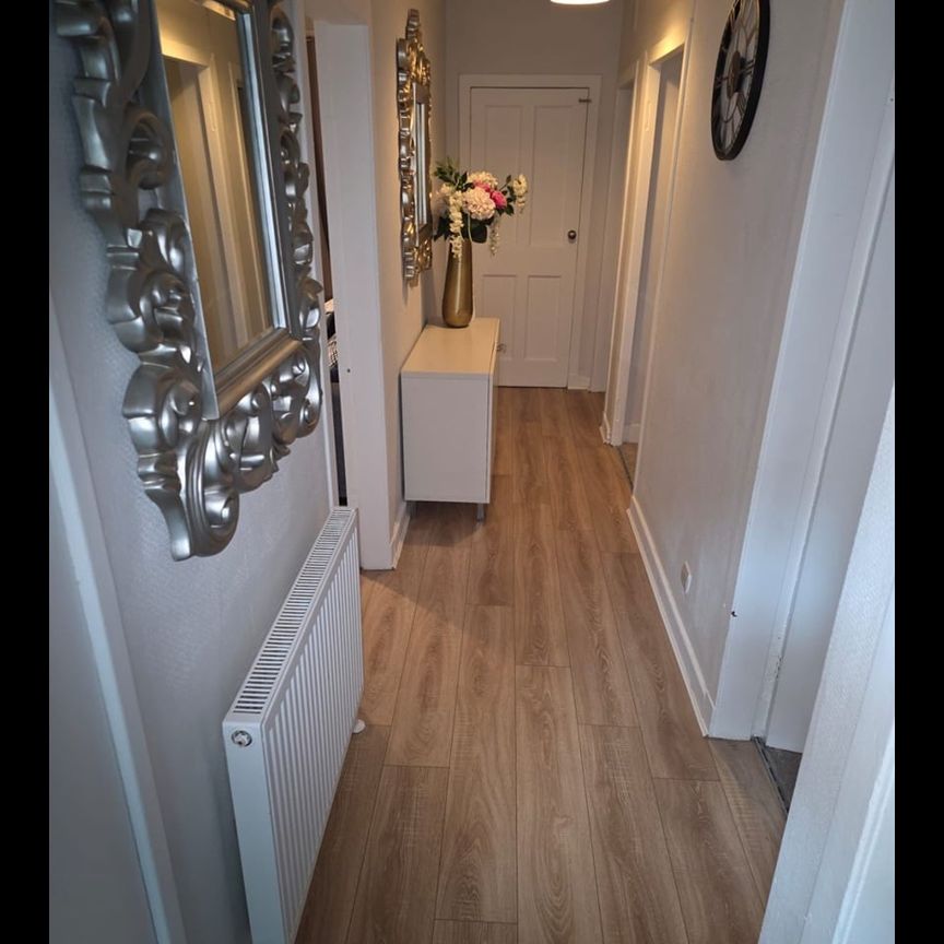 3 Bed Flat, Locksley Ave, G13 - Photo 1