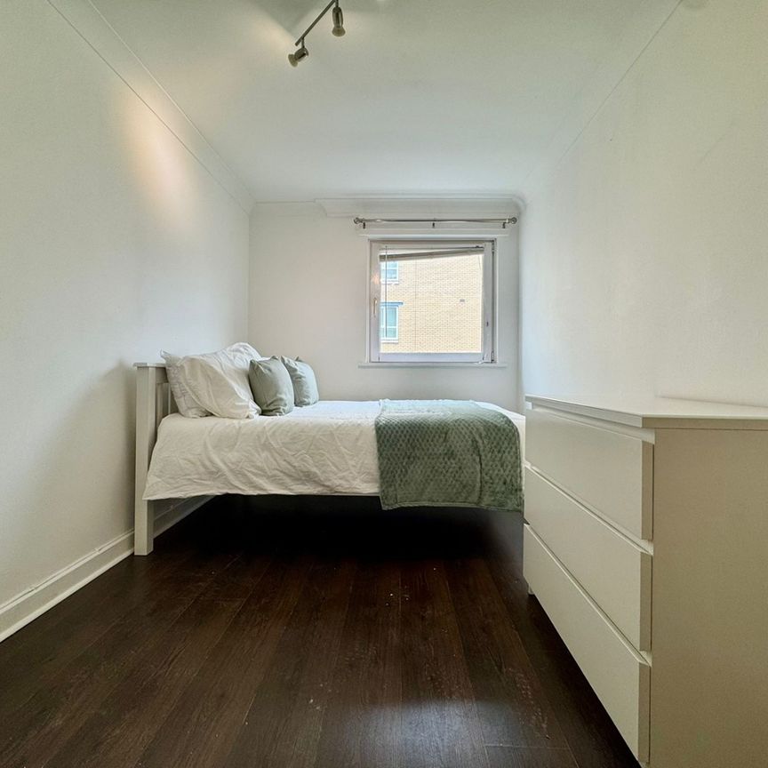 2 Bed Flat, Westferry Road, E14 - Photo 1