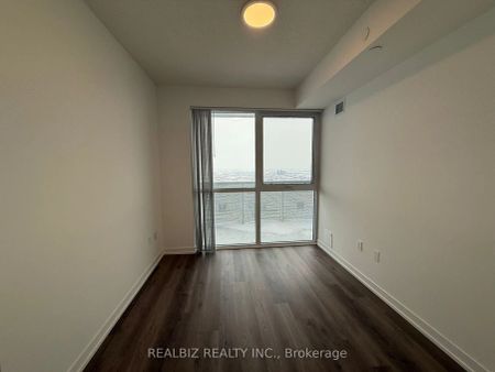 8 Interchange Way #5803 - Photo 4