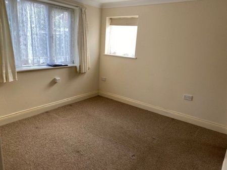 Justcroft House, Staplehurst, Kent - £950pcm - Photo 2