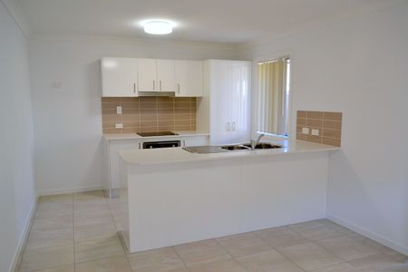 49 Freedom Crescent, South Ripley QLD 4306 - House For Rent - $570 | Domain - Photo 3