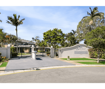 Tranquil Living Backing onto Southport Golf Course - "Surfers Green... - Photo 4