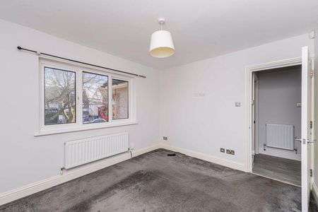 3 bedroom apartment to rent - Photo 4