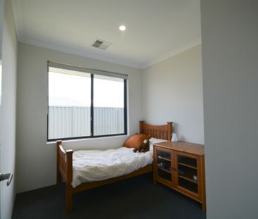 Madora Bay Coastal Lifestyle! - Photo 5