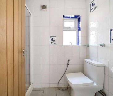 Clifton Avenue, Stanmore, HA7 - Photo 2