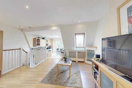 4 bedroom flat to rent - Photo 3