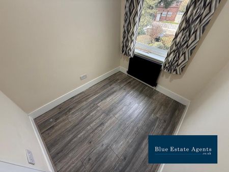 4 bedroom semi-detached house to rent - Photo 5