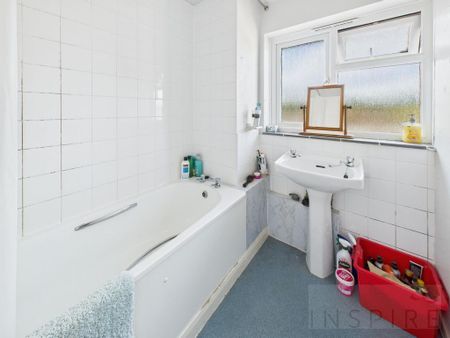3 bedroom maisonette to rent - Photo 3