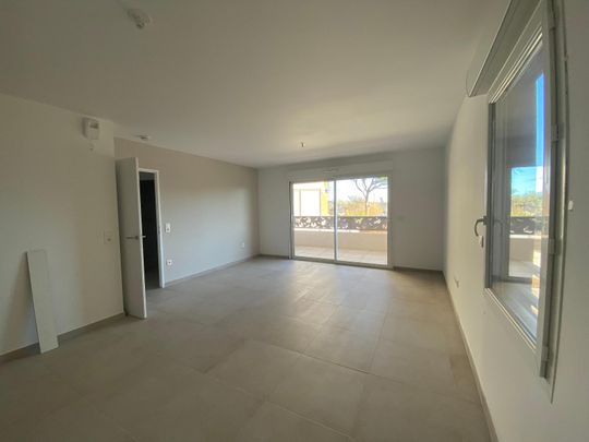 Location Appartement 1 pièce 37m² FREJUS 83600 - Photo 1