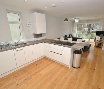 Poole, BH15 - Photo 2