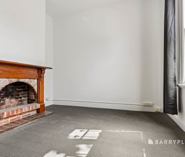 Charming Two-Bedroom Home in the Heart of Carlton North - Photo 2