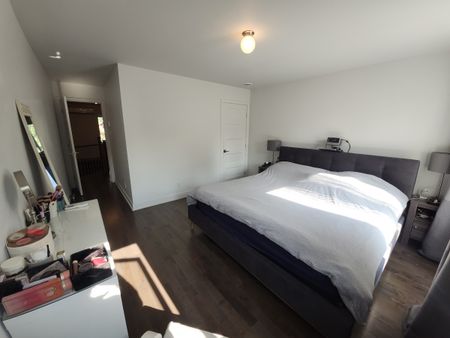 Belle maison de ville rénovée et semi-meublée. - Photo 5