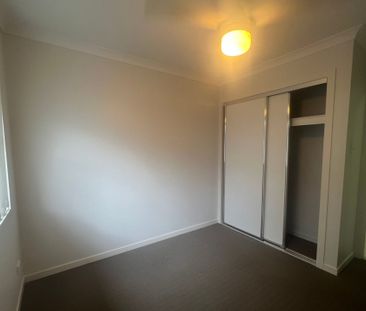 Spacious 4-Bedroom Family Home in Blacks Beach - Photo 3